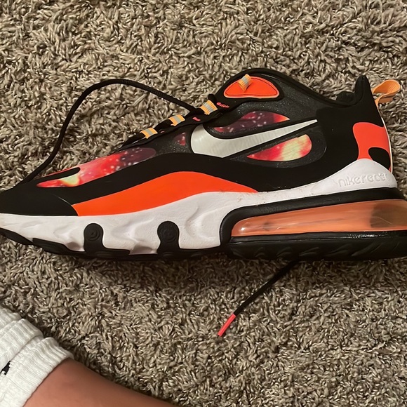 nike shoes - Picture 3 of 4